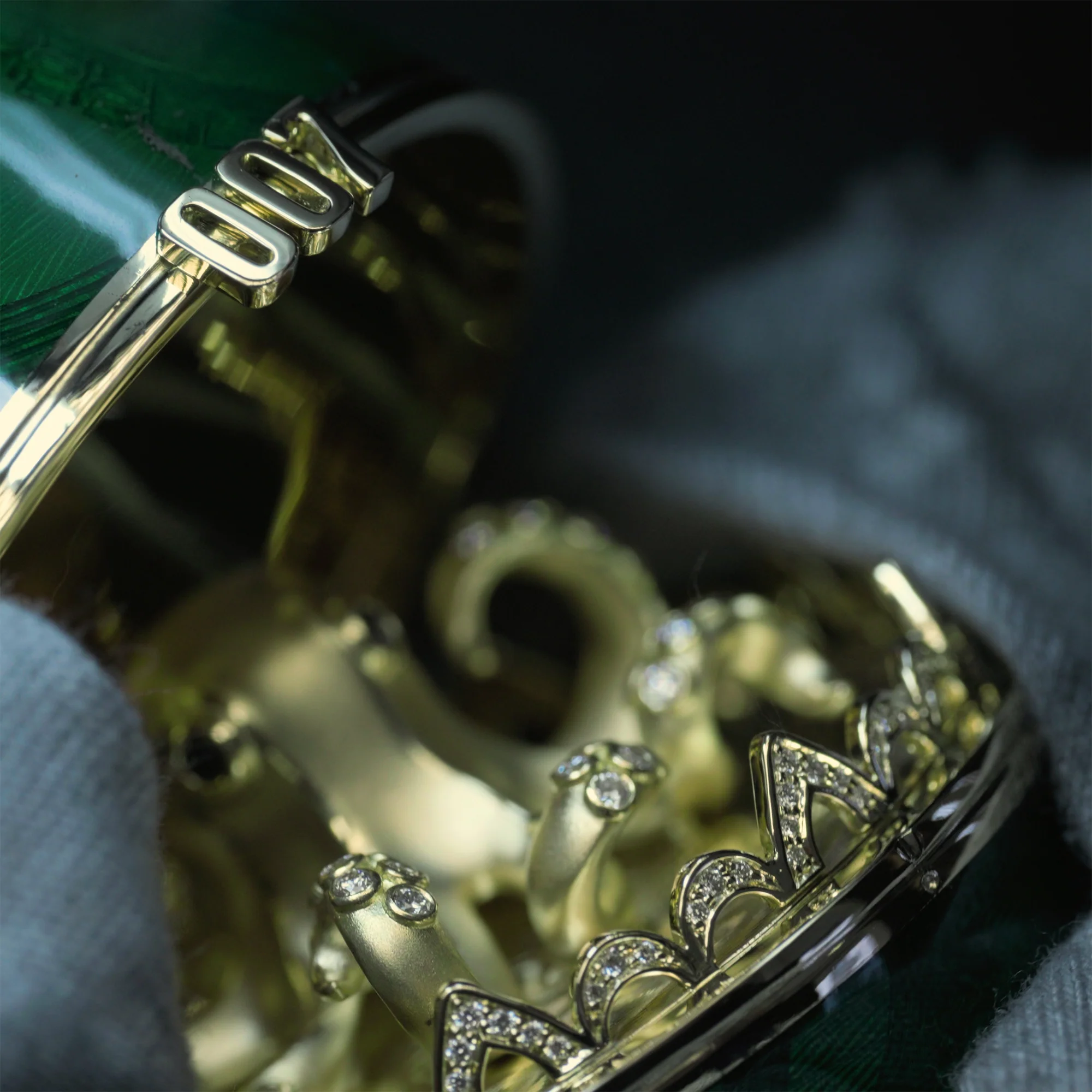 Fabergé x 007 Octopussy Egg Objet - Numbered Edition - Image 13