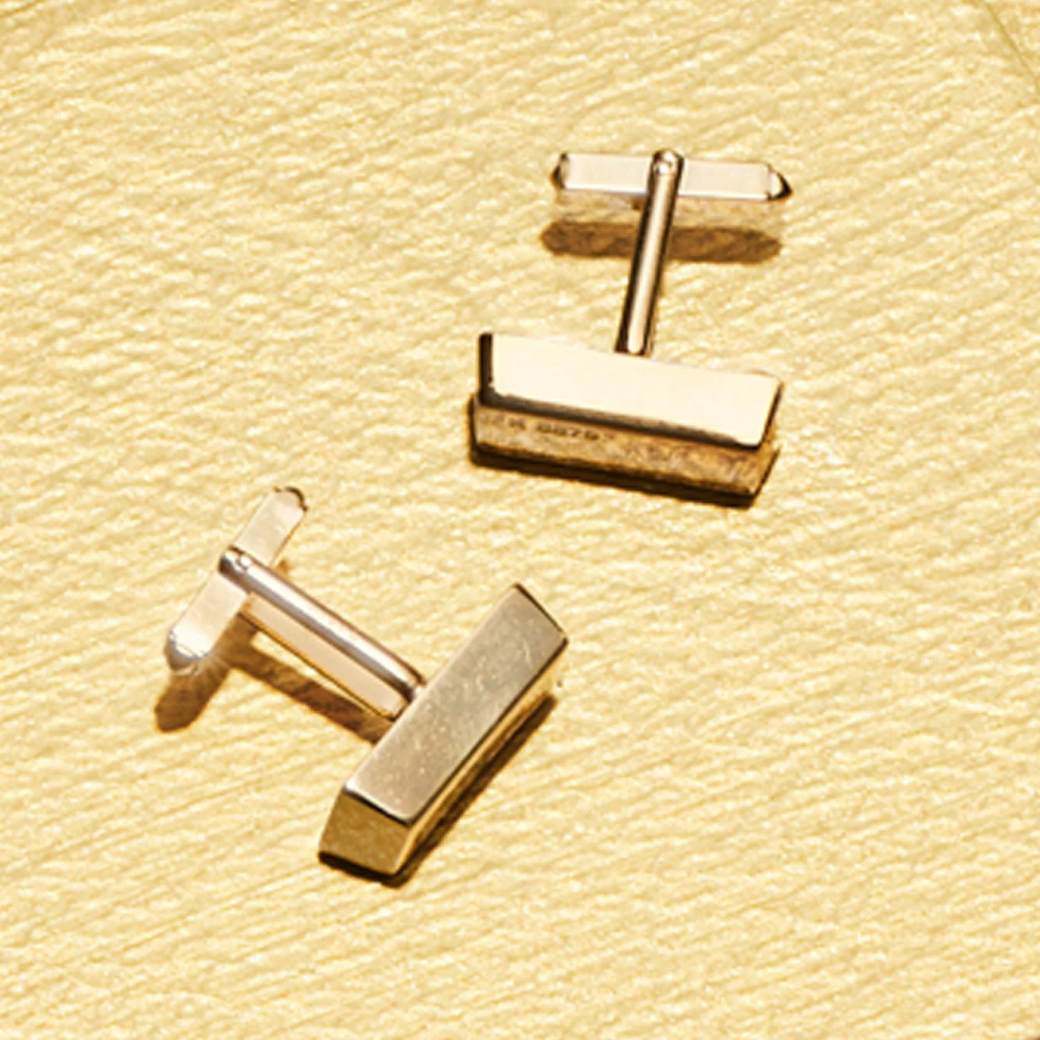 James Bond 18ct Gold Bullion Bar Cufflinks - Goldfinger Edition - Image 4