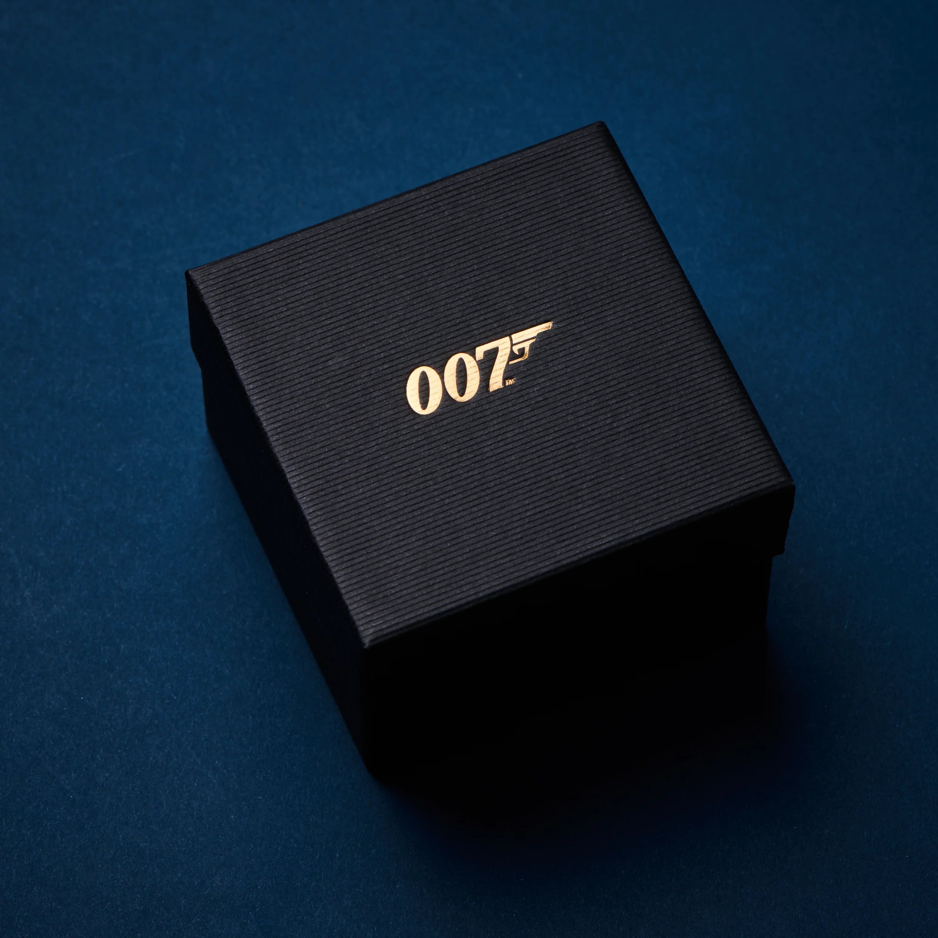 James Bond 18ct Gold Golden Gun Cufflinks - Image 3