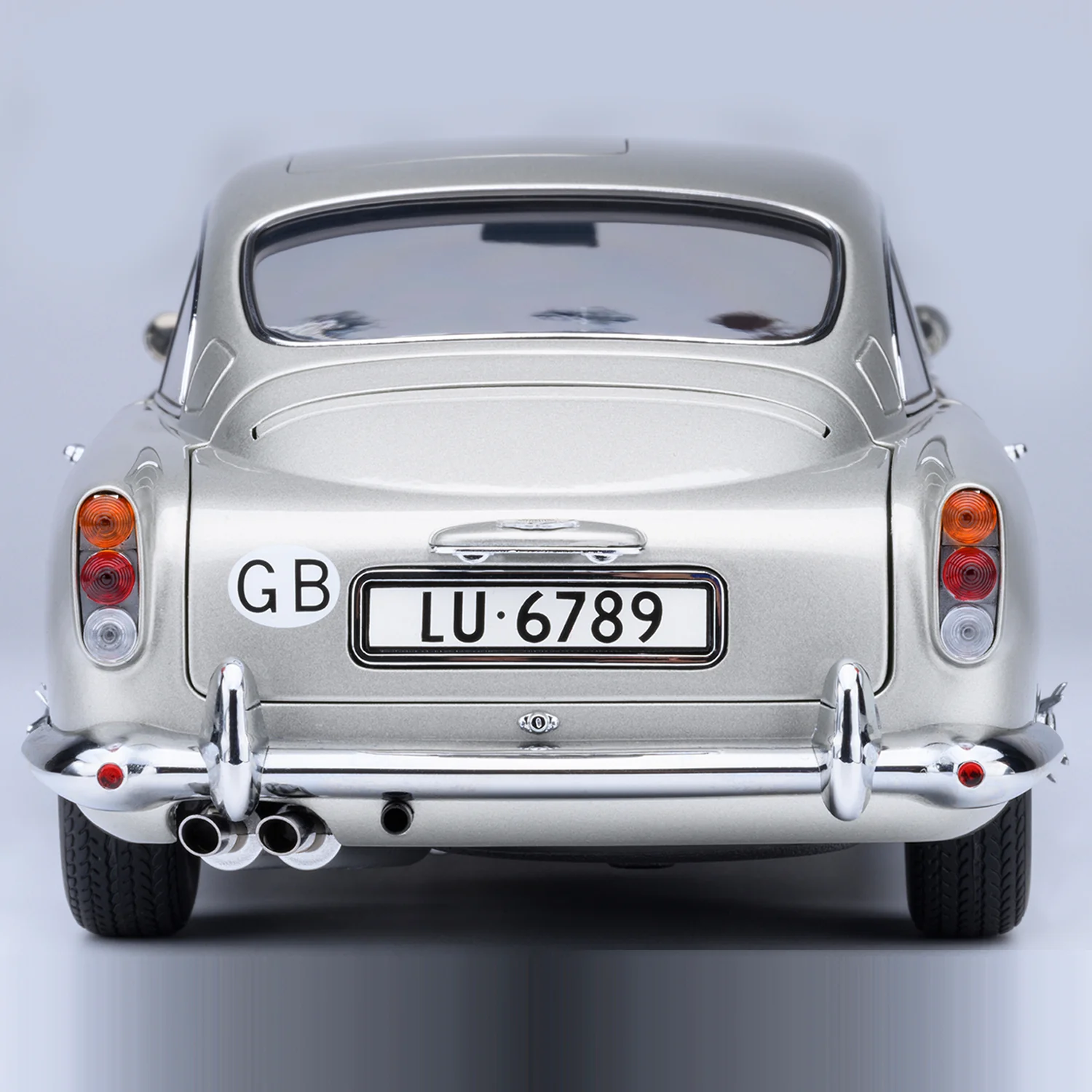 James Bond Aston Martin DB5 Model Car - Goldfinger Edition - By AUTOart - Image 18