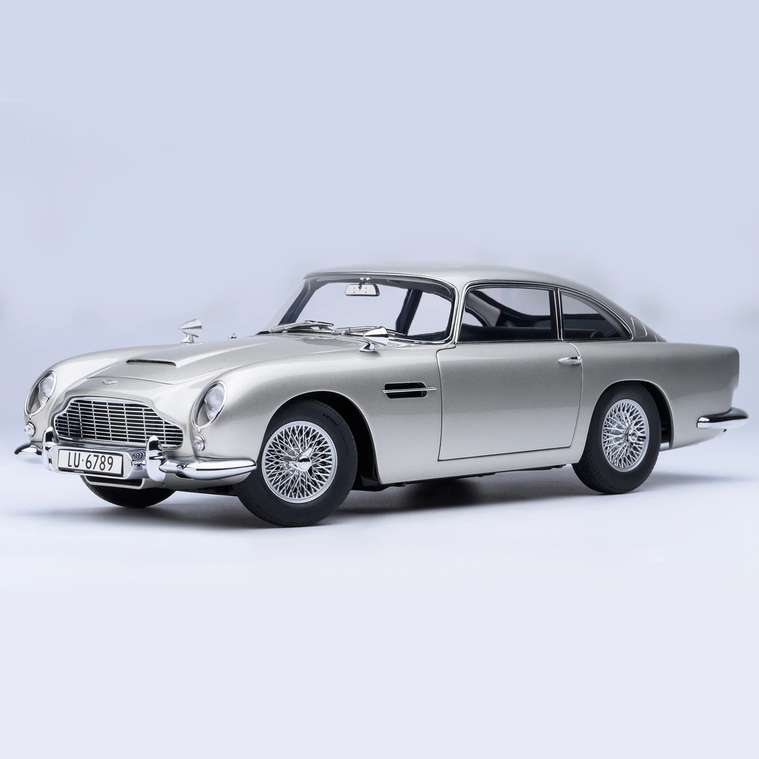 James Bond Aston Martin DB5 Model Car - Goldfinger Edition - By AUTOart - Image 8