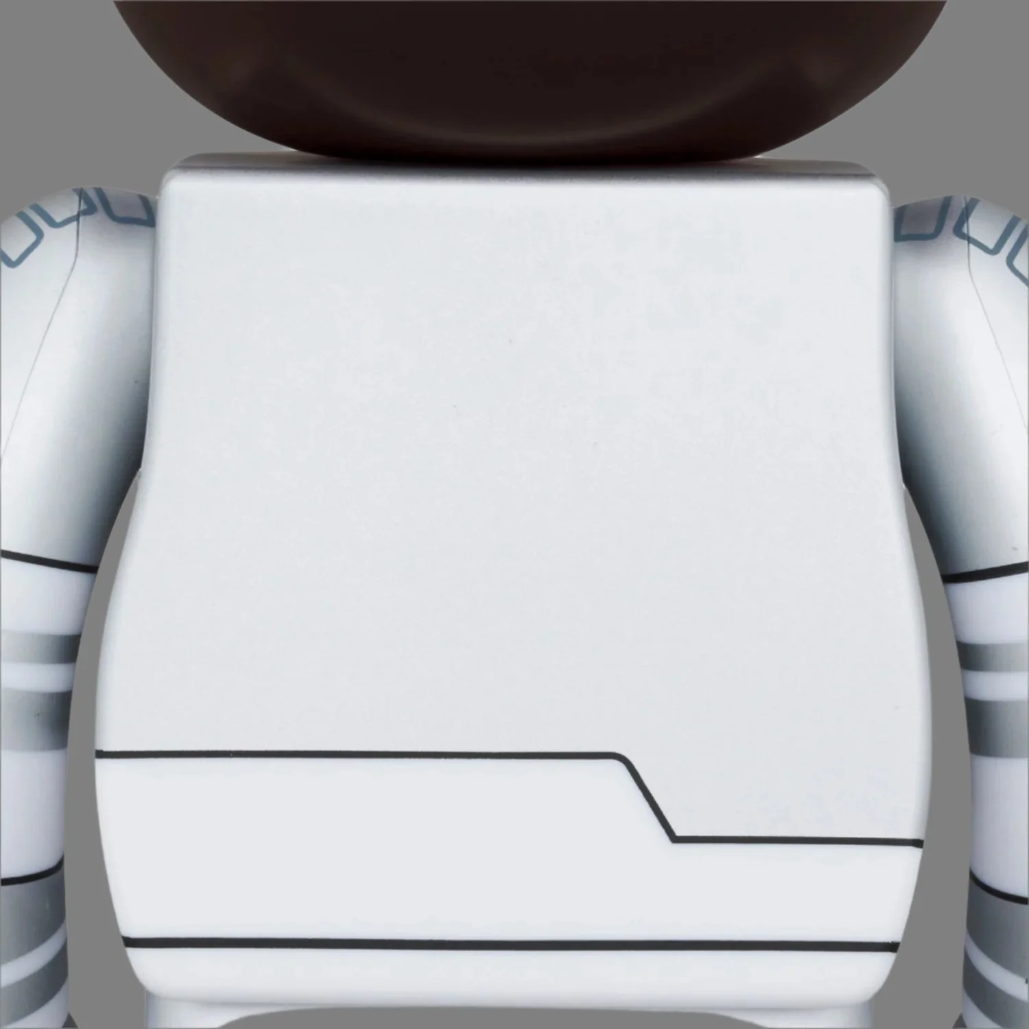 James Bond Be@rbrick 100% & 400% Figure Set - Moonraker Edition – By Medicom Toy (Outlet Item) - Image 4