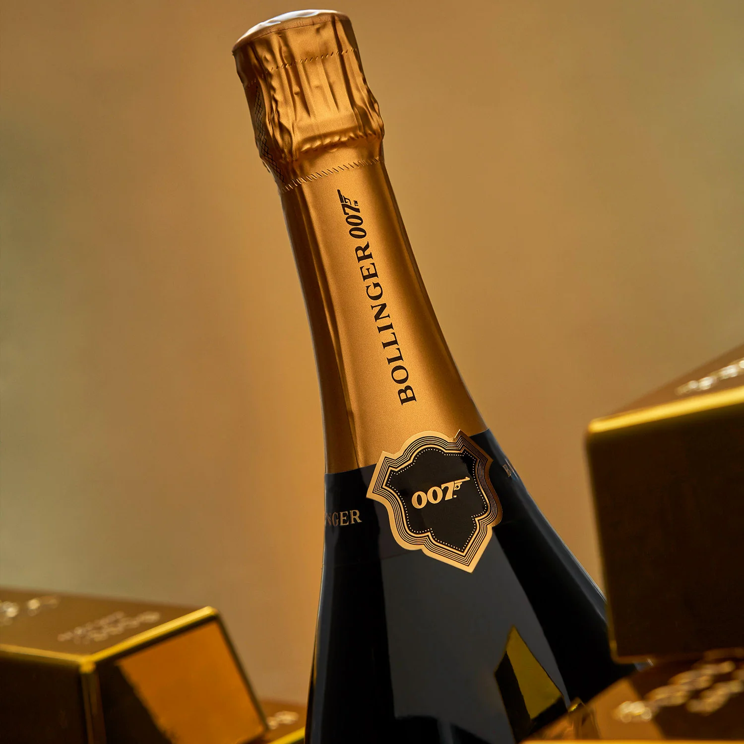 James Bond Champagne Bollinger Anniversary Magnum Set - 007 Goldfinger Numbered Edition - Image 6