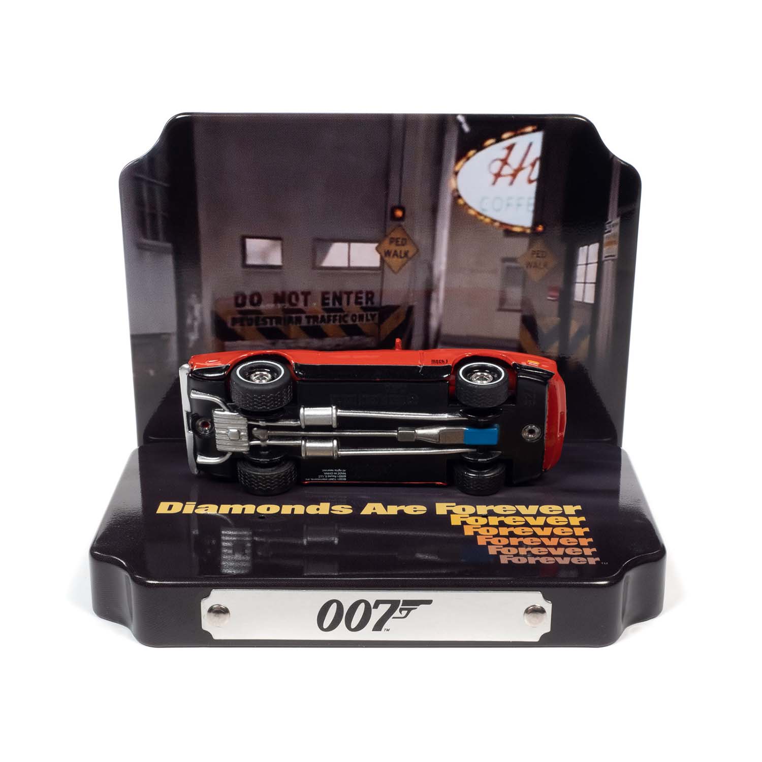 James Bond Ford Mustang & Aston Martin V12 Vanquish Two Car Diorama Set - By Johnny Lightning - Image 4