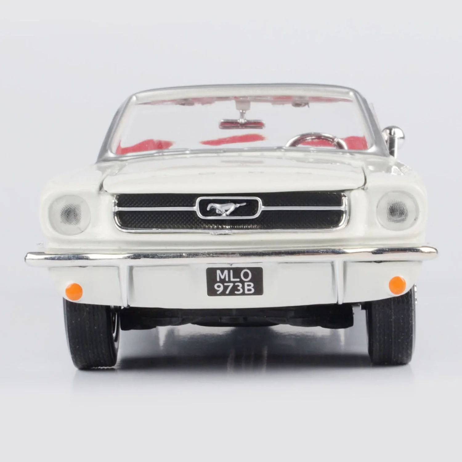 James Bond Ford Mustang Convertible Model Car - Goldfinger Edition - By Motormax (Outlet Item) - Image 2