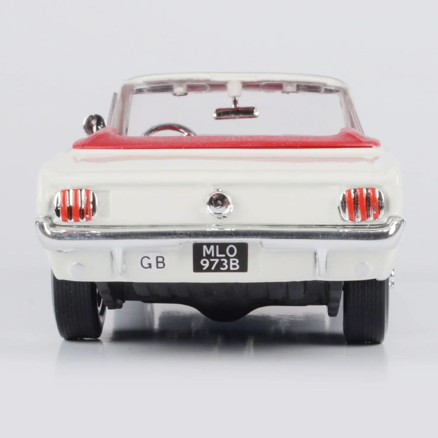 James Bond Ford Mustang Convertible Model Car - Goldfinger Edition - By Motormax (Outlet Item) - Image 6