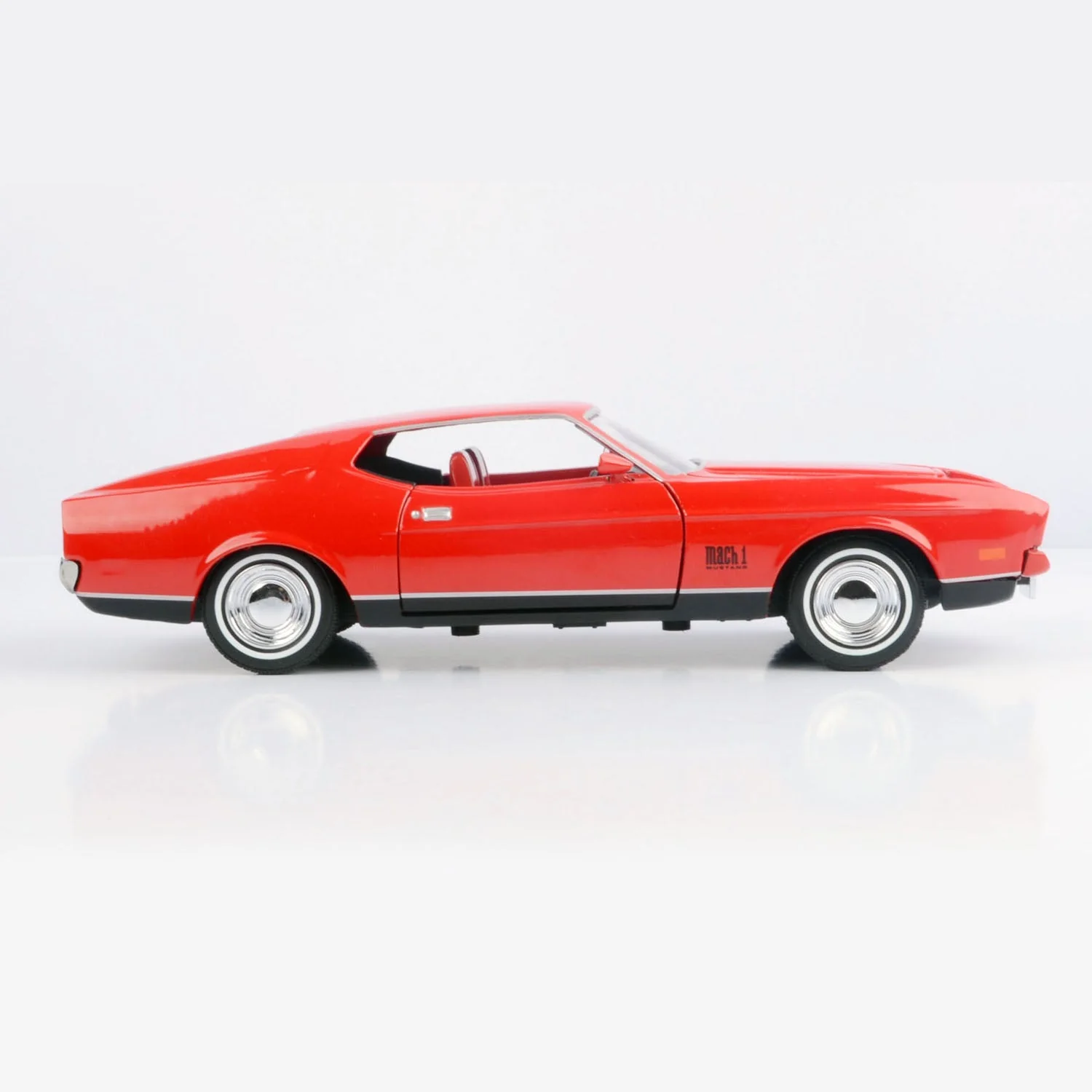 James Bond Ford Mustang Model Car - Diamonds Are Forever Edition - By Motormax (Outlet Item) - Image 3