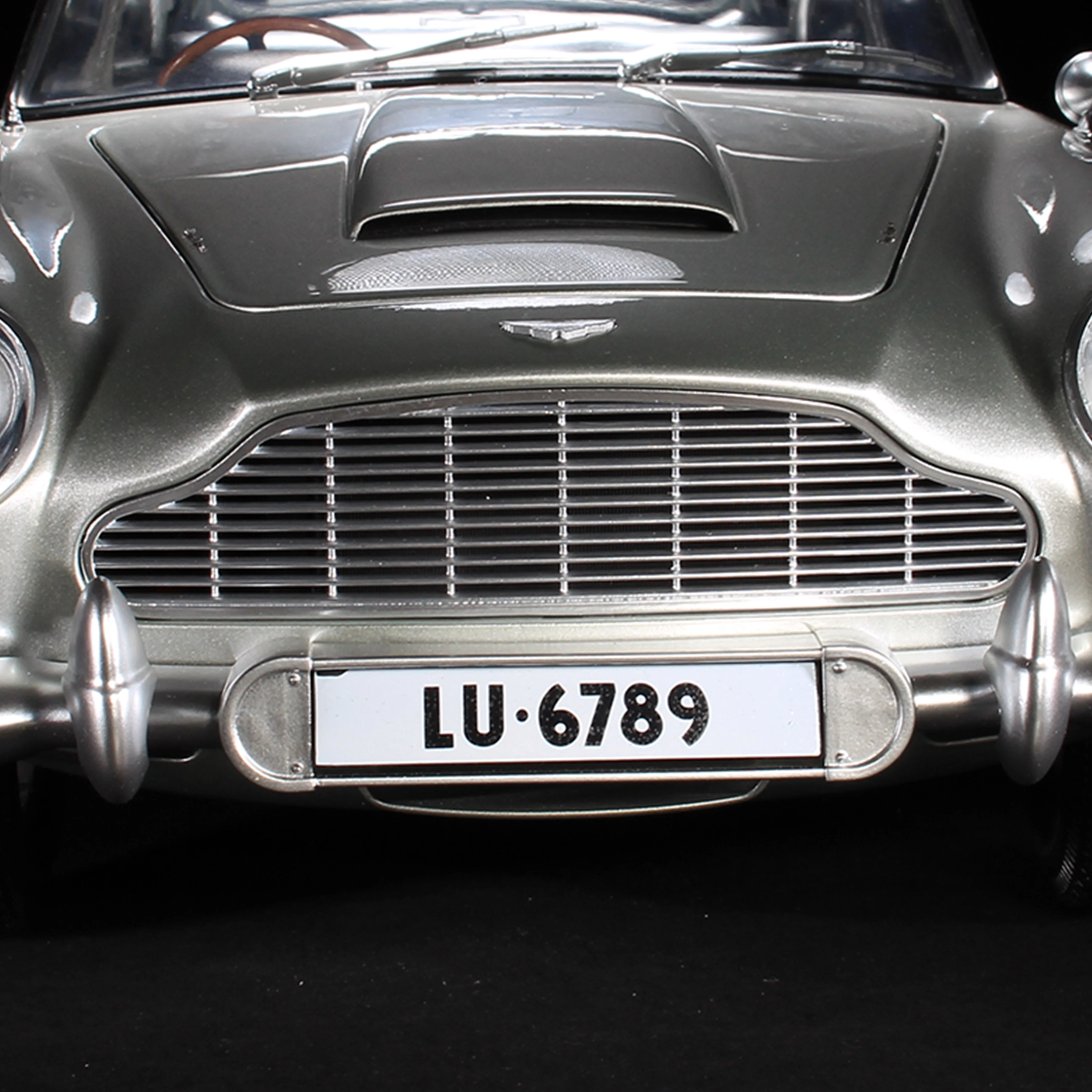 James Bond Goldfinger Aston Martin DB5 Model Car Kit - Subscription - By Agora Models - Image 3