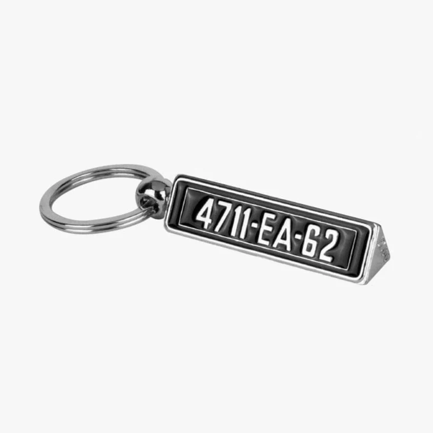 James Bond Aston Martin DB5 Number Plate Keyring - Image 3