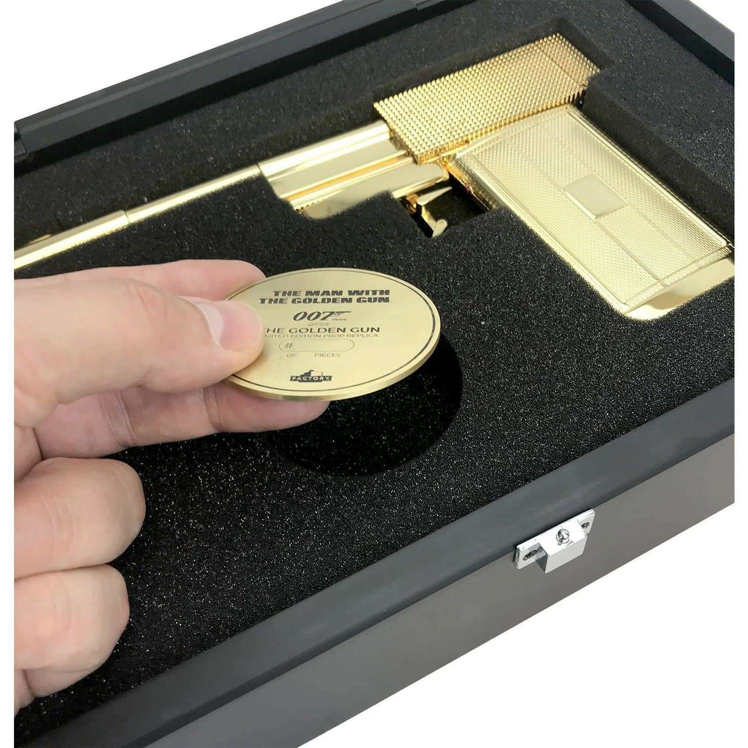 Scaramanga's 24ct Golden Gun Prop Replica - Image 11