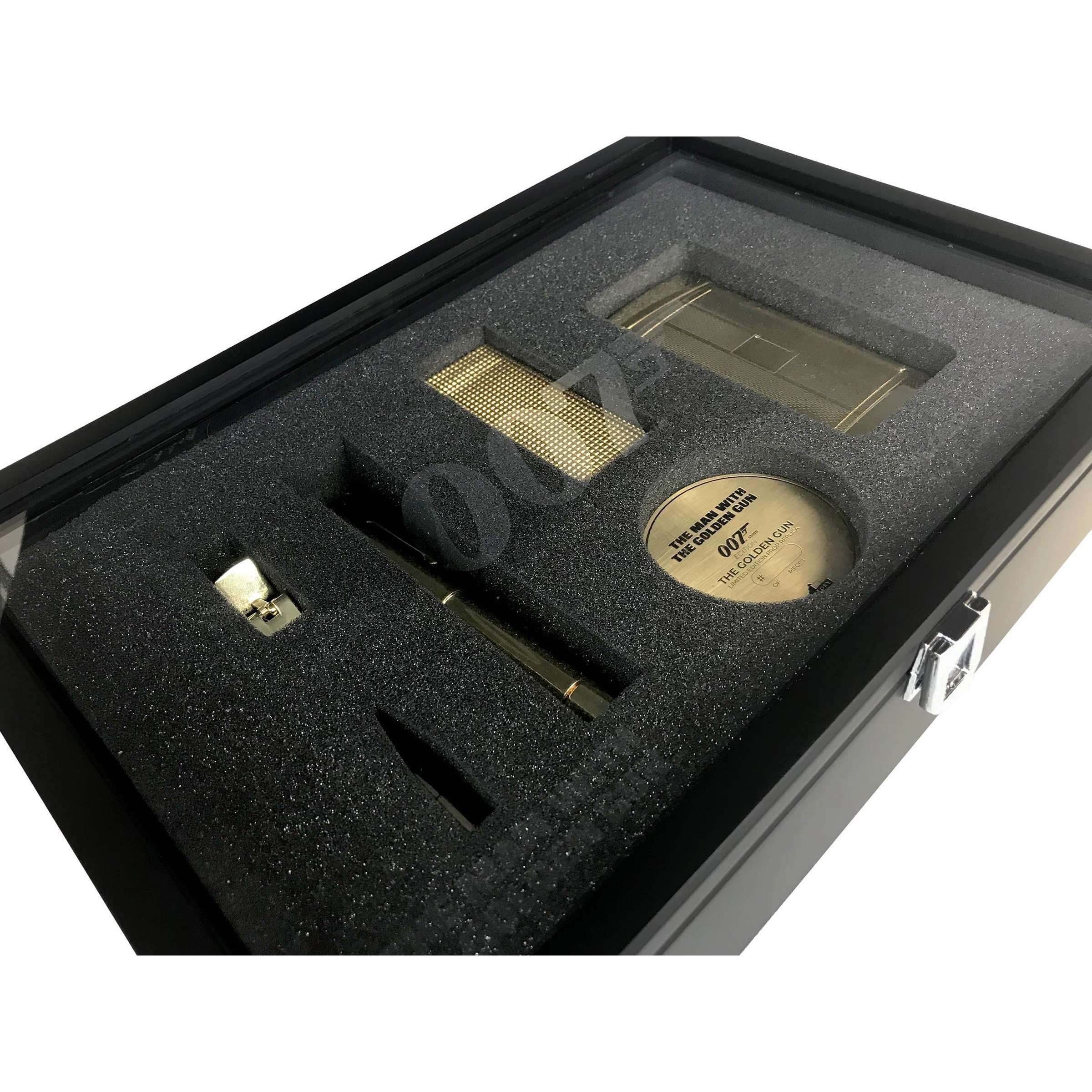 Scaramanga's 24ct Golden Gun Prop Replica - Image 12