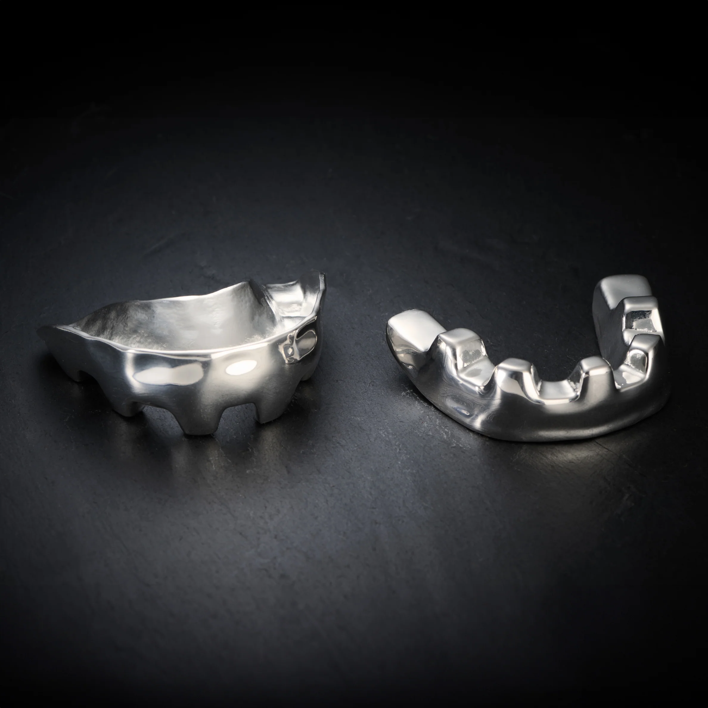 James Bond Jaws Teeth Silver-plated Paperweight - Numbered Edition - Image 4