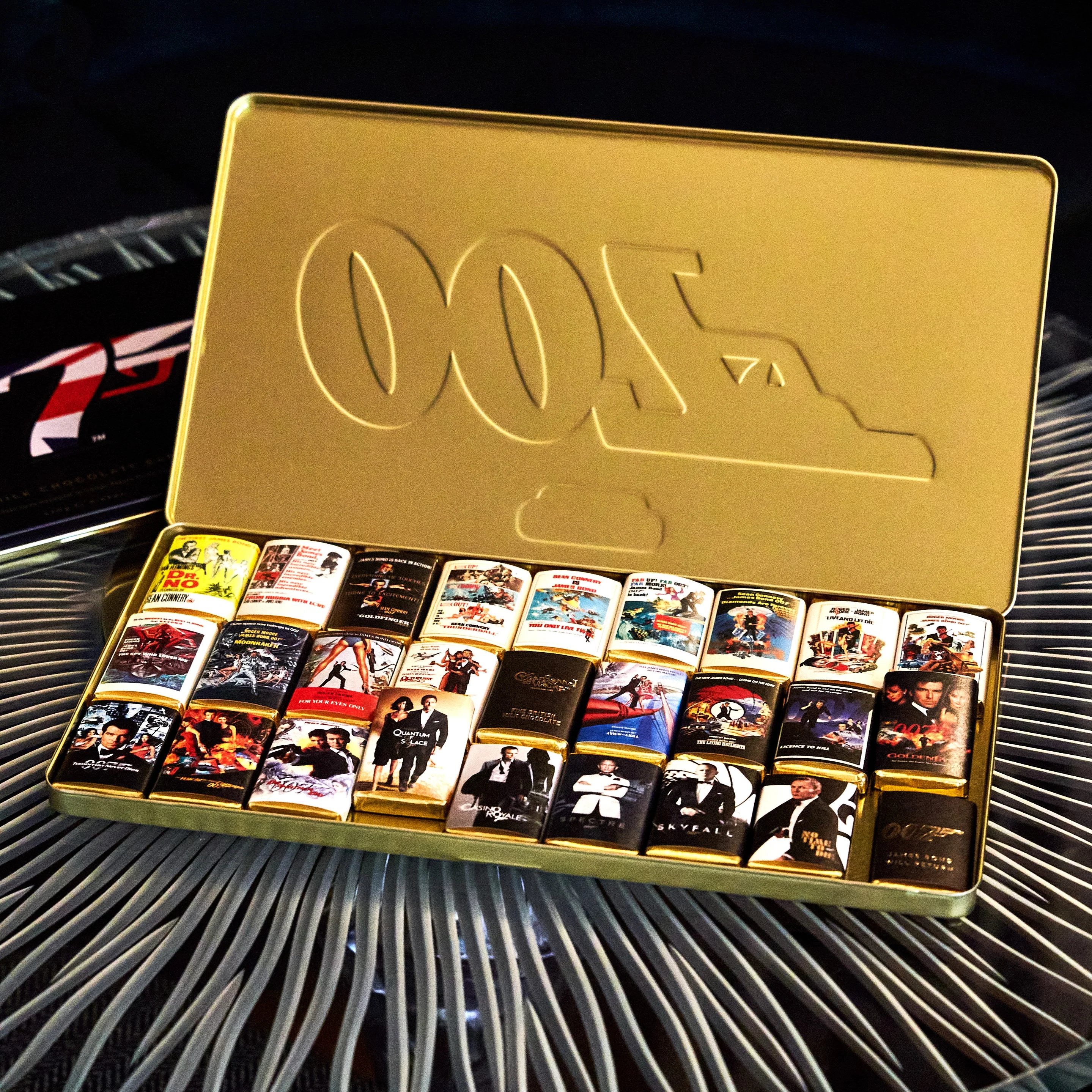 James Bond Mini Milk Chocolate Bars Tin - By Charbonnel et Walker (270g) - Image 3