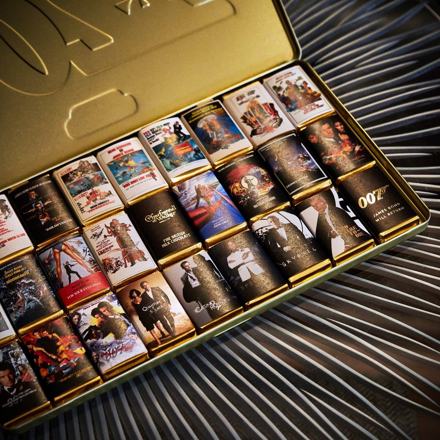 James Bond Mini Milk Chocolate Bars Tin - By Charbonnel et Walker (270g) - Image 9