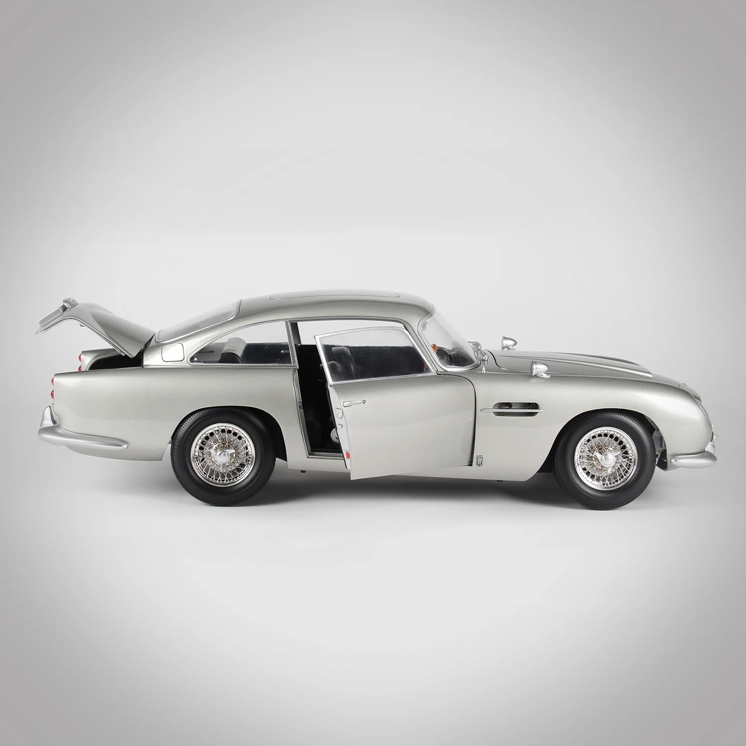 James Bond No Time To Die Aston Martin DB5 Model Car Kit - By Agora Models - Image 25