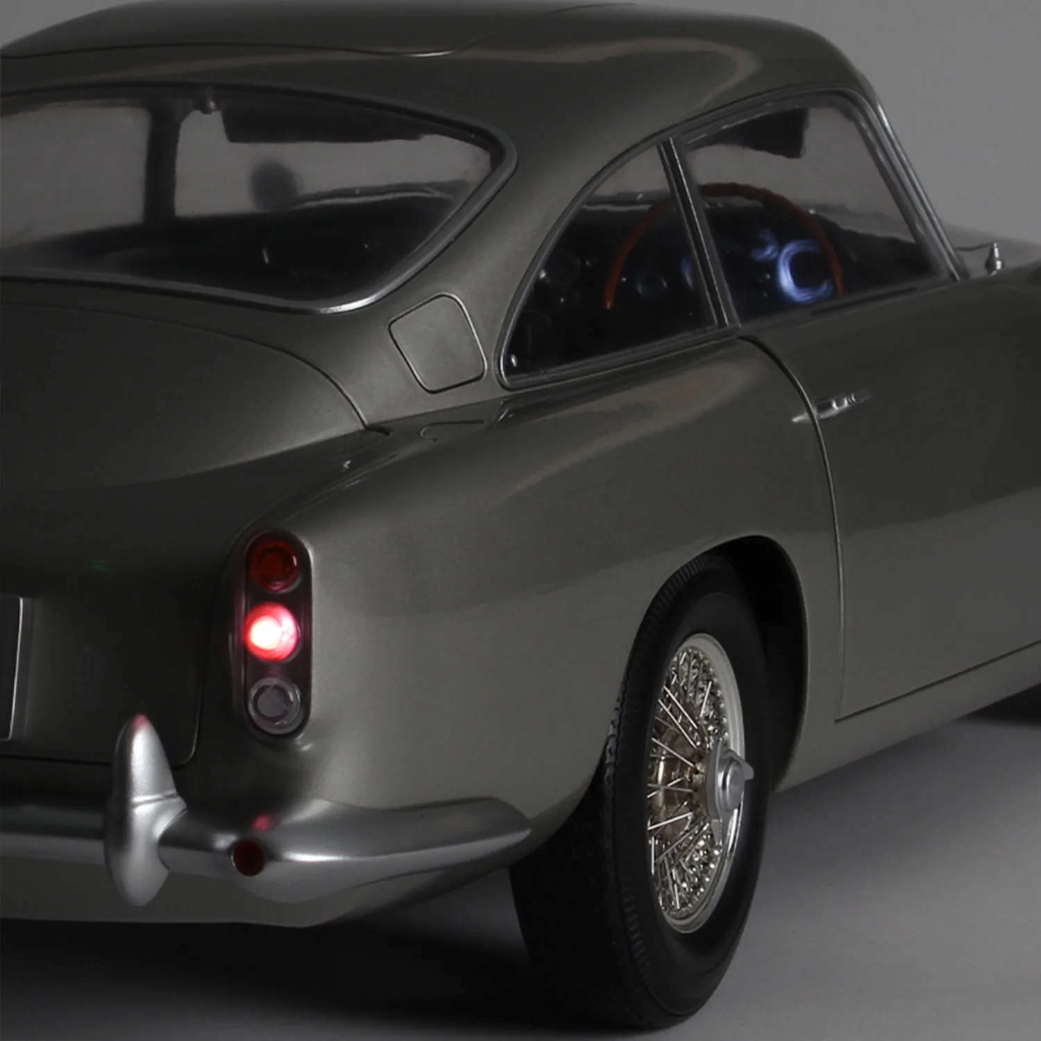 James Bond No Time To Die Aston Martin DB5 Model Car Kit - By Agora Models - Image 4
