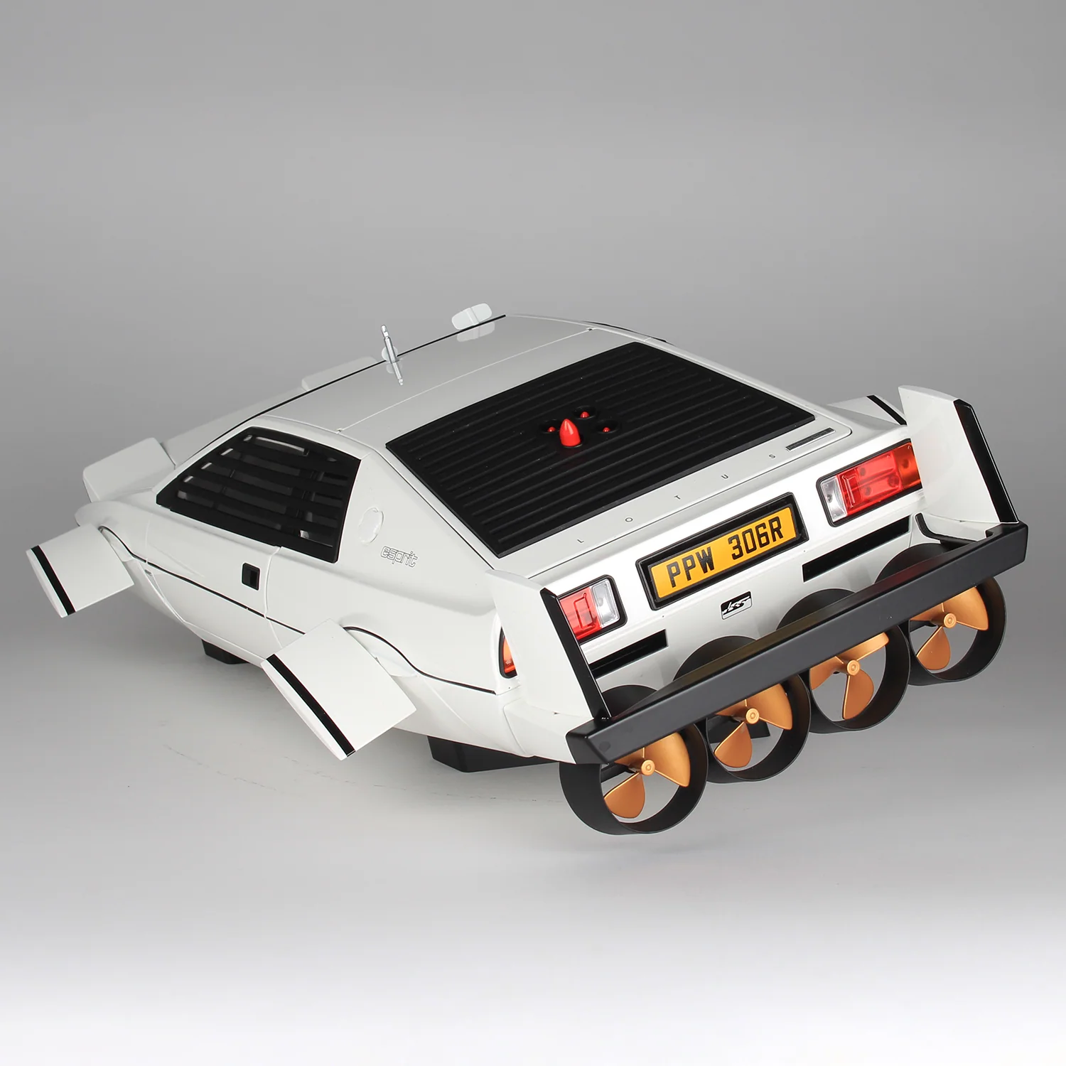 James Bond The Spy Who Loved Me Lotus Esprit Model Car Kit - By Agora Models - Image 17