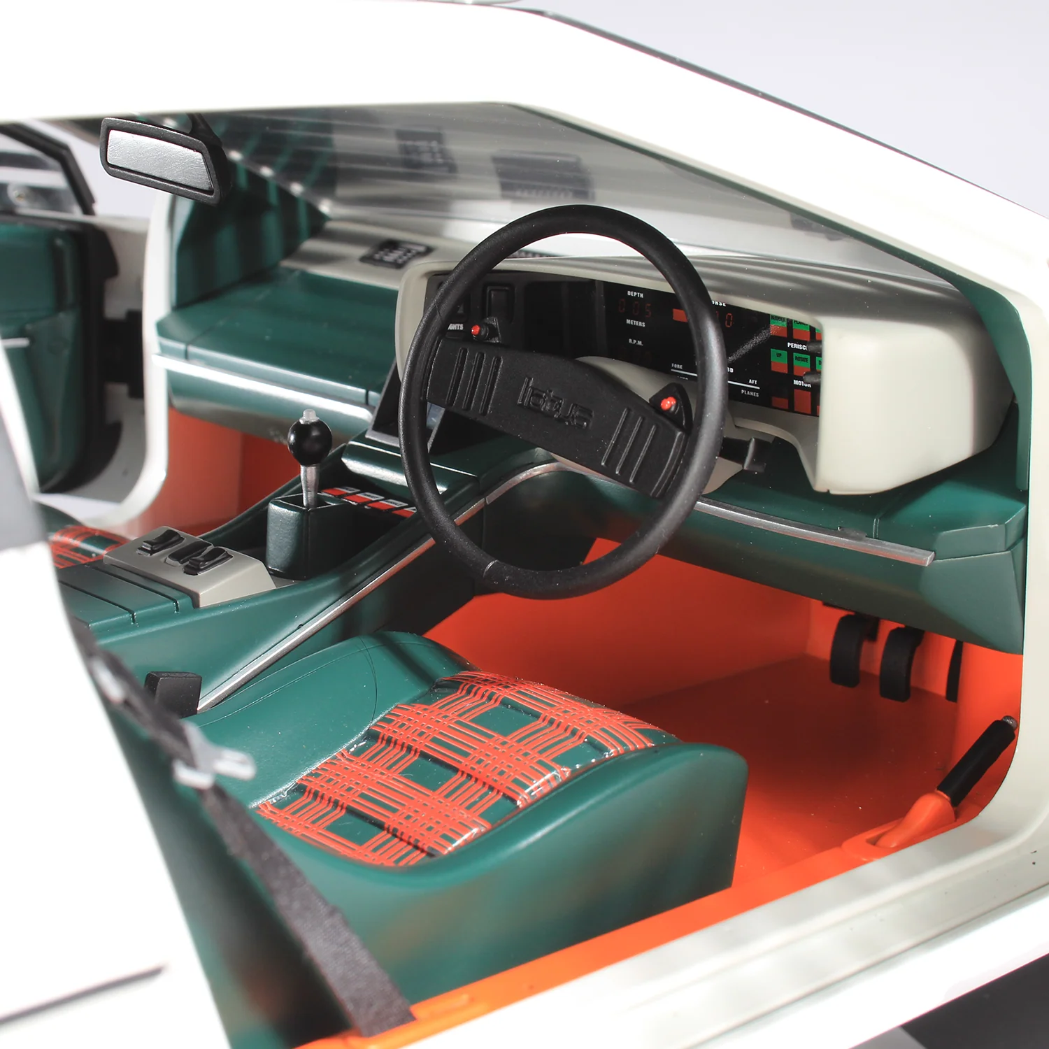 James Bond The Spy Who Loved Me Lotus Esprit Model Car Kit - By Agora Models - Image 4