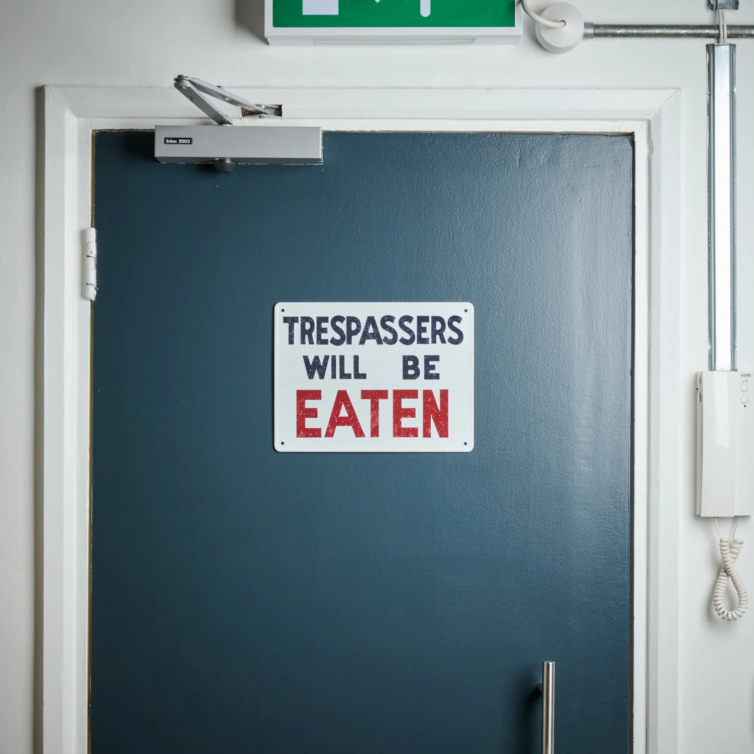 James Bond Trespassers Will Be Eaten Metal Sign - Live And Let Die Edition - Image 2