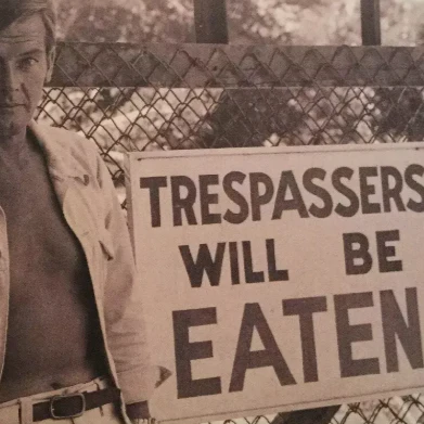 James Bond Trespassers Will Be Eaten Metal Sign - Live And Let Die Edition - Image 4