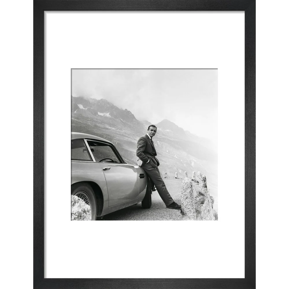 James Bond Goldfinger Publicity Still Framed Art Print - By King & McGaw - Image 3
