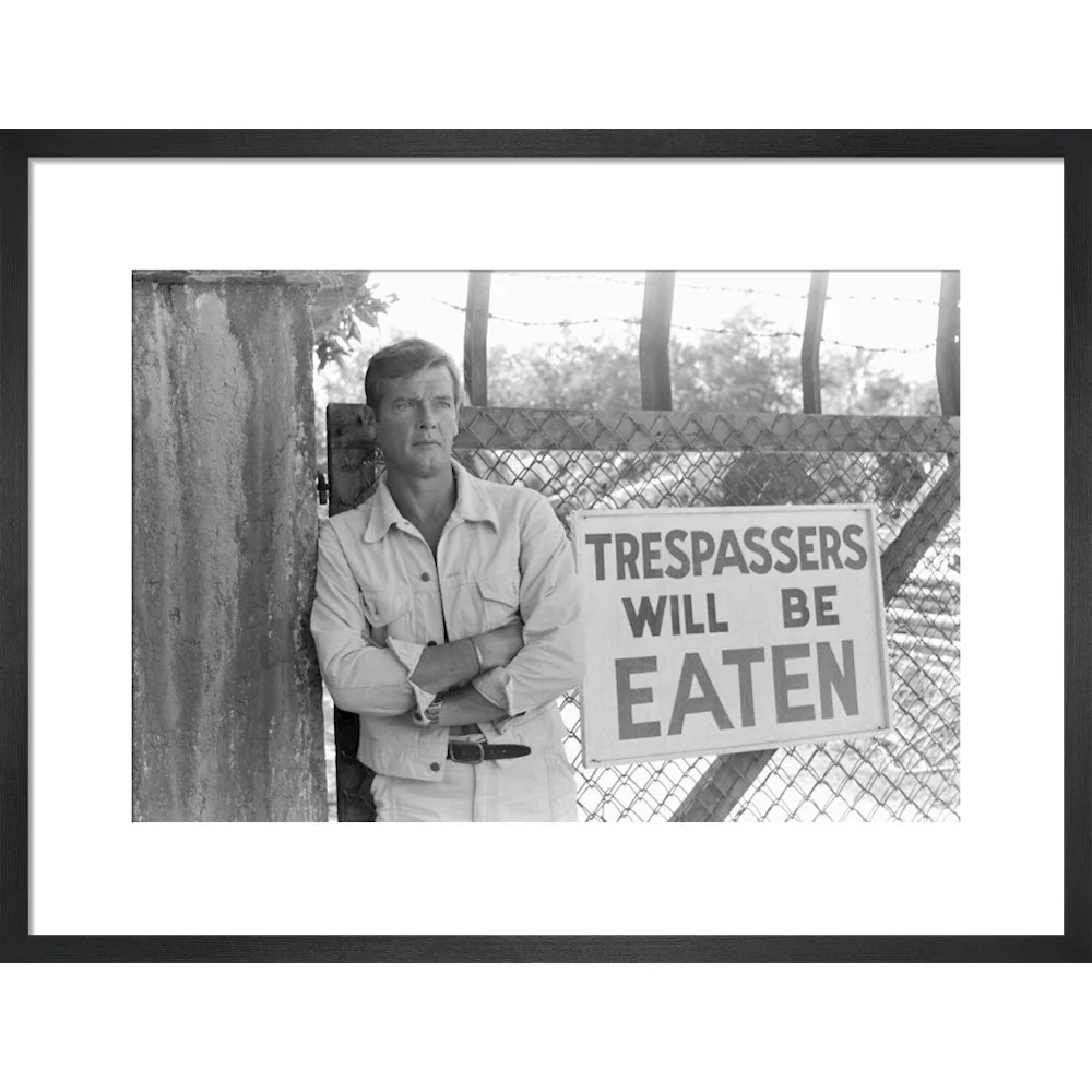 James Bond Live And Let Die Photo Framed Art Print - By King & McGaw - Image 7