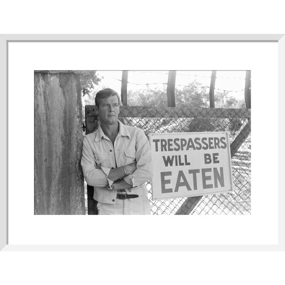 James Bond Live And Let Die Photo Framed Art Print - By King & McGaw - Image 8