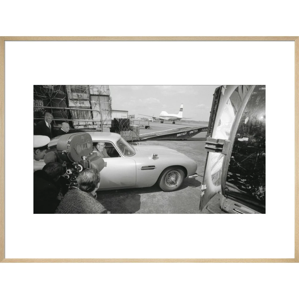 James Bond Goldfinger DB5 Framed Art Print - By King & McGaw - Image 17