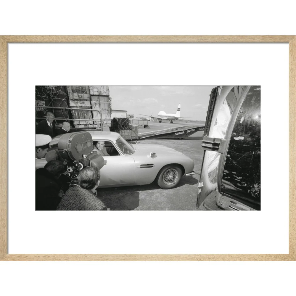 James Bond Goldfinger DB5 Framed Art Print - By King & McGaw - Image 9